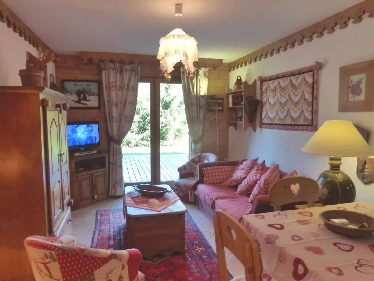 Apartment Chaleureux 3 Pieces Pour 4 Pers Avec Terrasse Aux Allues, Proche Ski Et Commerces - Fr-1-411-624 Les Allues